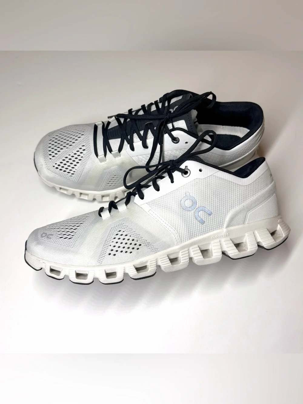 On Running Men's Cloud X Athletic Running Shoes Size- 8.5